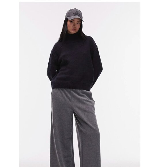 Topshop || Fuzzy Textured Turtleneck Sweater || Navy Blue - Picture 2 of 6